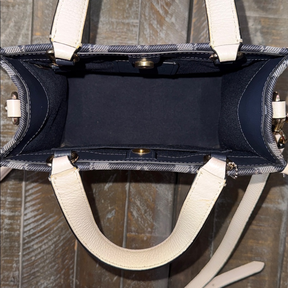 Coach Dempsey 22 Denim Signature Tote + Rare Starfish & Silver Charms - Picture 13 of 16